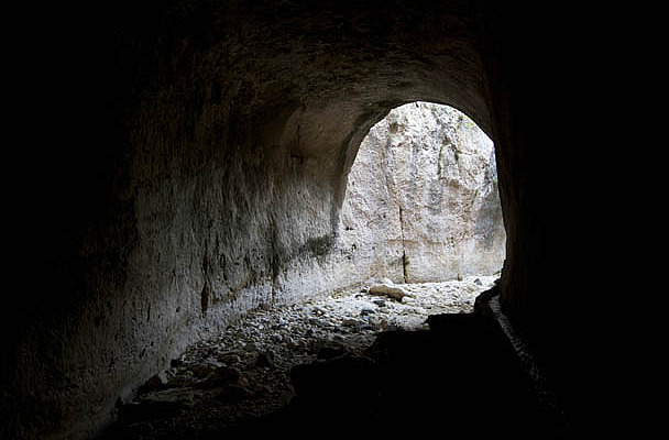 Vespasian & Titus Tunnel Upper Opening (Inside)