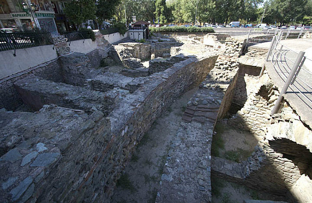 Structures Behind the Odeion